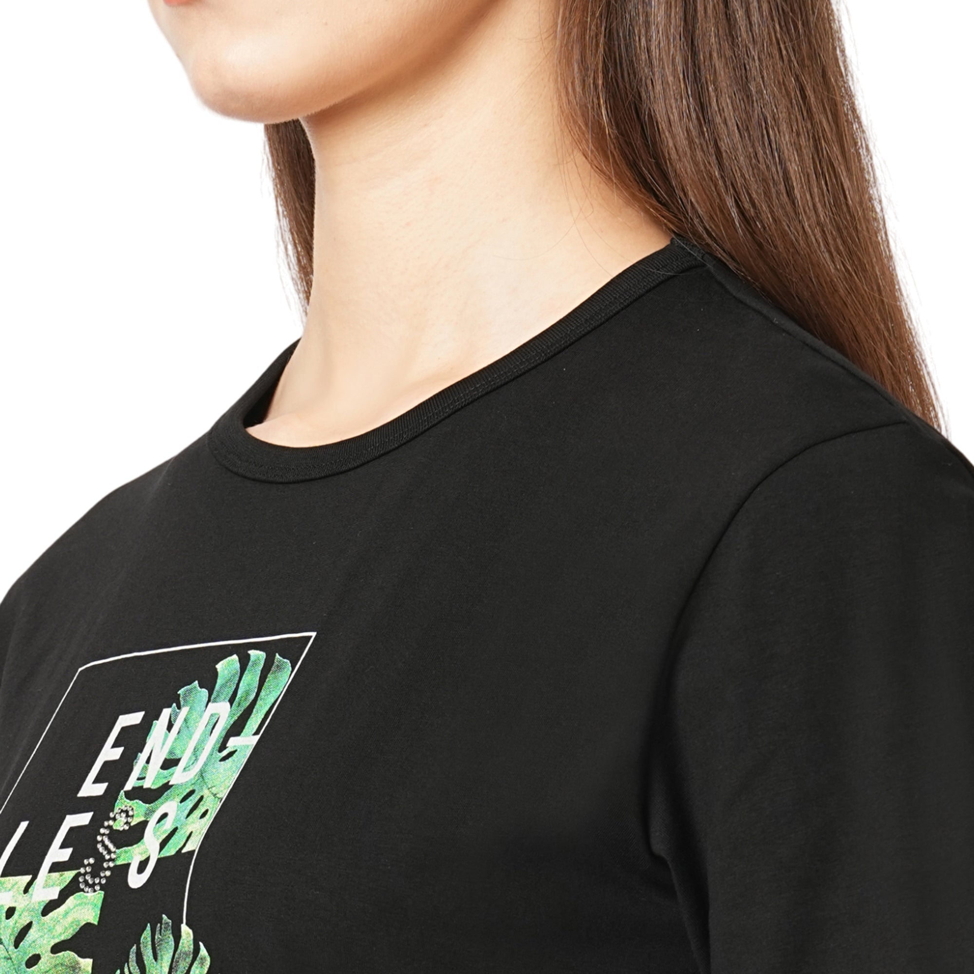 Women Slim Fit  Black Crop Graphic Tees