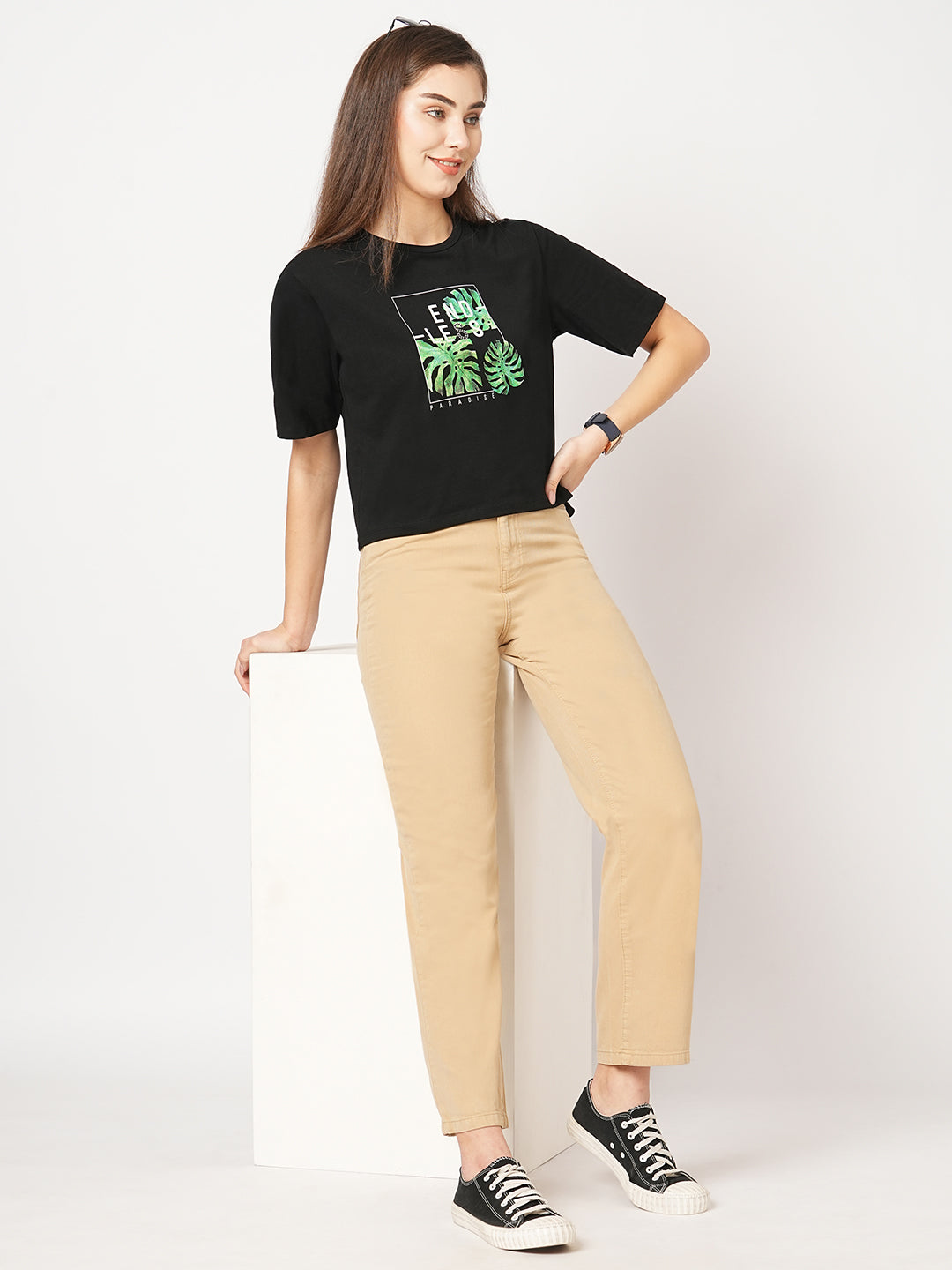 Women Slim Fit  Black Crop Graphic Tees